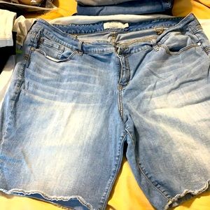 Denim boyfriend cut shorts